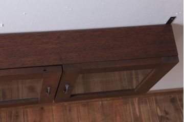 アンティーク家具　アンティーク　気泡ガラス入り!3つ扉の壁掛け横型キャビネット(収納棚)(1)