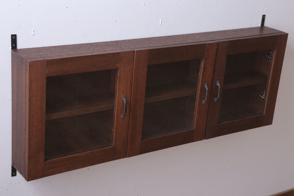 アンティーク家具　アンティーク　気泡ガラス入り!3つ扉の壁掛け横型キャビネット(収納棚)(1)