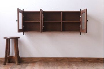 アンティーク家具　アンティーク　気泡ガラス入り!3つ扉の壁掛け横型キャビネット(収納棚)(2)