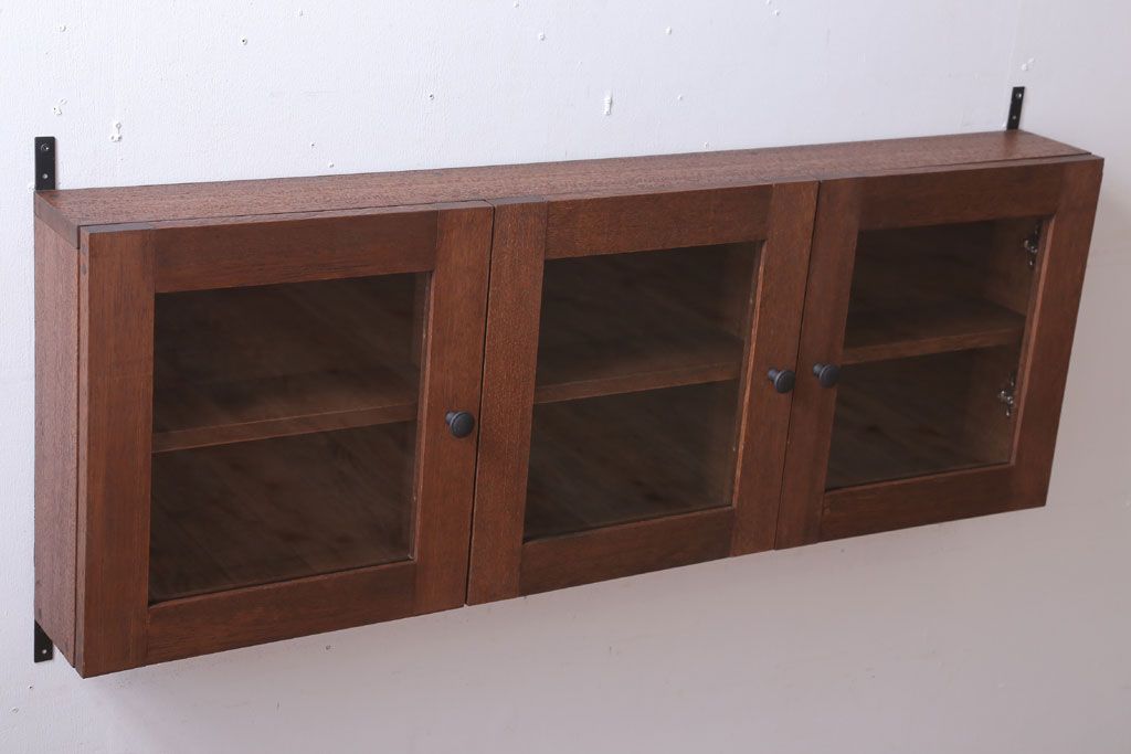 アンティーク家具　アンティーク　3つ扉の壁掛け横型キャビネット(収納棚)(2)