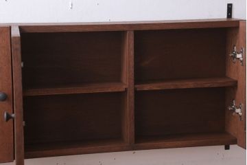 アンティーク家具　アンティーク　3つ扉の壁掛け横型キャビネット(収納棚)(2)