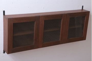 アンティーク家具　アンティーク　モールガラス入り!3つ扉の壁掛け横型キャビネット(収納棚)(2)