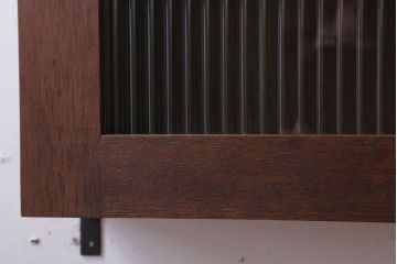 アンティーク家具　アンティーク　モールガラス入り!3つ扉の壁掛け横型キャビネット(収納棚)(2)