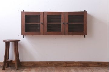 アンティーク家具　アンティーク　モールガラス入り!3つ扉の壁掛け横型キャビネット(収納棚)(3)