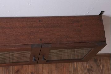 アンティーク家具　アンティーク　モールガラス入り!3つ扉の壁掛け横型キャビネット(収納棚)(3)