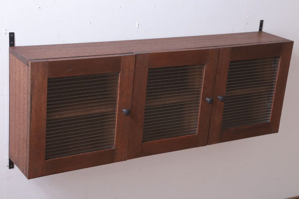 アンティーク家具　アンティーク　モールガラス入り!3つ扉の壁掛け横型キャビネット(収納棚)(3)