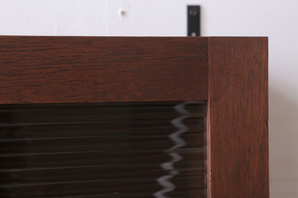 アンティーク家具　アンティーク　モールガラス入り!3つ扉の壁掛け横型キャビネット(収納棚)(3)