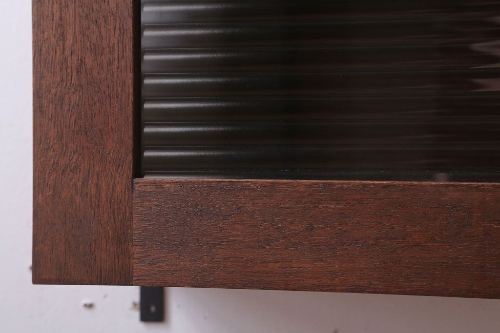 アンティーク家具　アンティーク　モールガラス入り!3つ扉の壁掛け横型キャビネット(収納棚)(3)