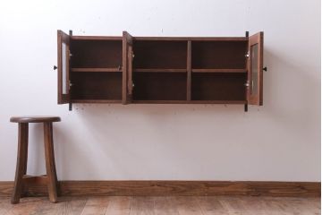 アンティーク家具　アンティーク　3つ扉の壁掛け横型キャビネット(収納棚)(3)