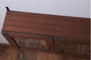 アンティーク家具　アンティーク　3つ扉の壁掛け横型キャビネット(収納棚)(3)