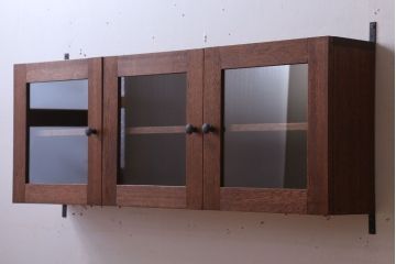 アンティーク家具　アンティーク　3つ扉の壁掛け横型キャビネット(収納棚)(3)