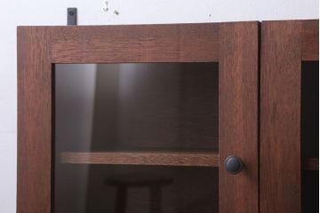 アンティーク家具　アンティーク　3つ扉の壁掛け横型キャビネット(収納棚)(3)