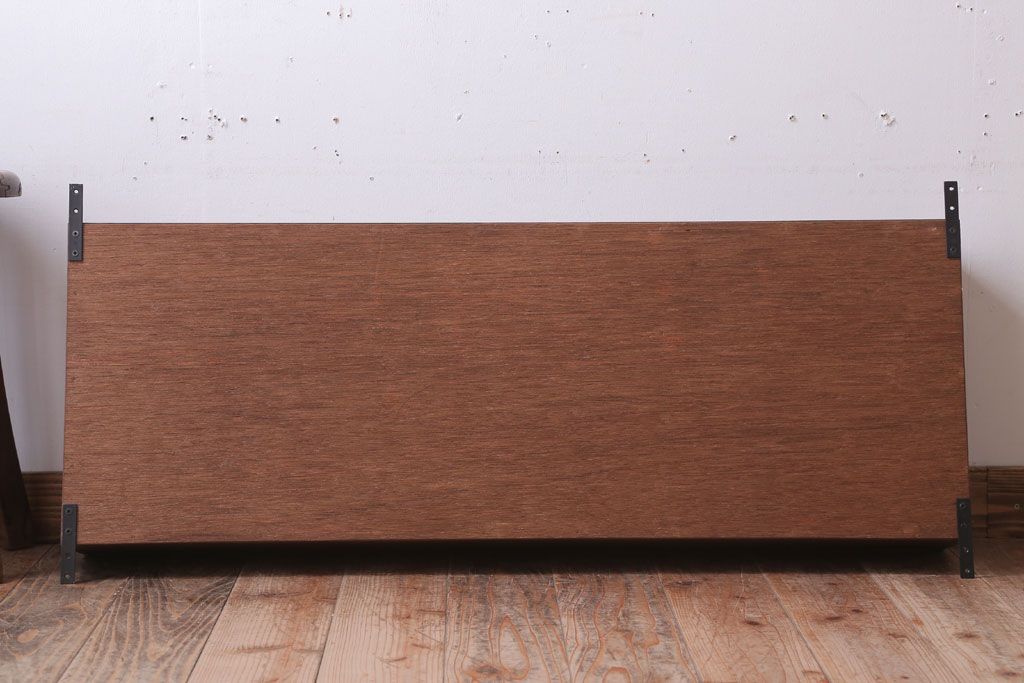 アンティーク家具　アンティーク　3つ扉の壁掛け横型キャビネット(収納棚)(3)