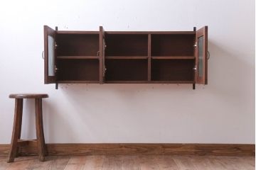 アンティーク家具　アンティーク　モールガラス入り!3つ扉の壁掛け横型キャビネット(収納棚)