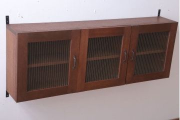 アンティーク家具　アンティーク　モールガラス入り!3つ扉の壁掛け横型キャビネット(収納棚)