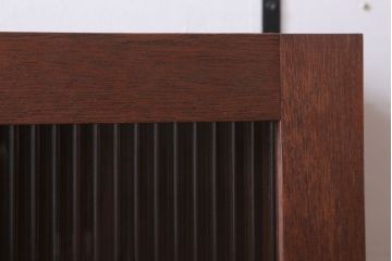 アンティーク家具　アンティーク　モールガラス入り!3つ扉の壁掛け横型キャビネット(収納棚)