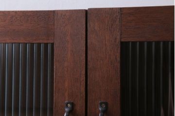 アンティーク家具　アンティーク　モールガラス入り!3つ扉の壁掛け横型キャビネット(収納棚)