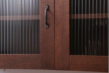 アンティーク家具　アンティーク　モールガラス入り!3つ扉の壁掛け横型キャビネット(収納棚)