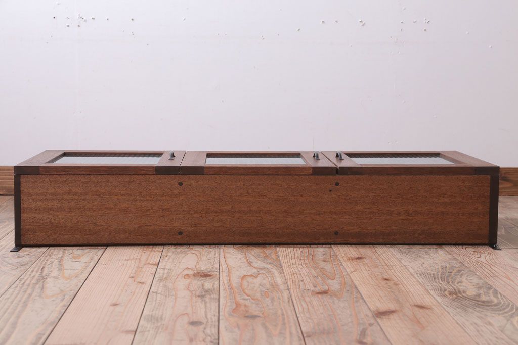 アンティーク家具　アンティーク　モールガラス入り!3つ扉の壁掛け横型キャビネット(収納棚)