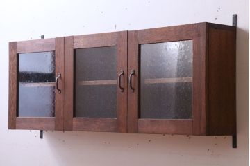 アンティーク家具　アンティーク　気泡ガラス入り!3つ扉の壁掛け横型キャビネット(収納棚)(3)