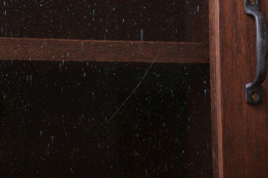 アンティーク家具　アンティーク　気泡ガラス入り!3つ扉の壁掛け横型キャビネット(収納棚)(3)