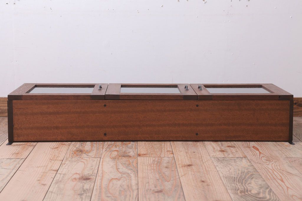 アンティーク家具　アンティーク　気泡ガラス入り!3つ扉の壁掛け横型キャビネット(収納棚)(3)