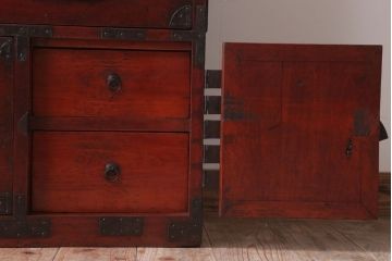 アンティーク家具　古民具・骨董　明治〜大正　扇金具が美しい二段重ね衣装箪笥