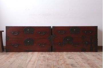 アンティーク家具　古民具・骨董　明治〜大正　扇金具が美しい二段重ね衣装箪笥