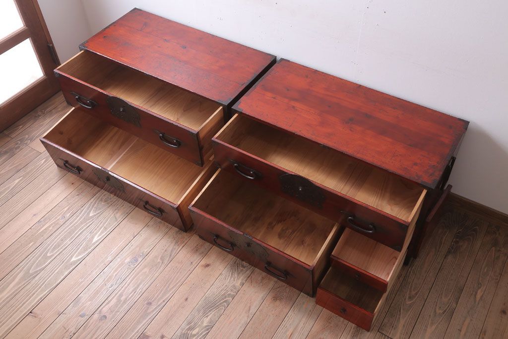 アンティーク家具　古民具・骨董　明治〜大正　扇金具が美しい二段重ね衣装箪笥