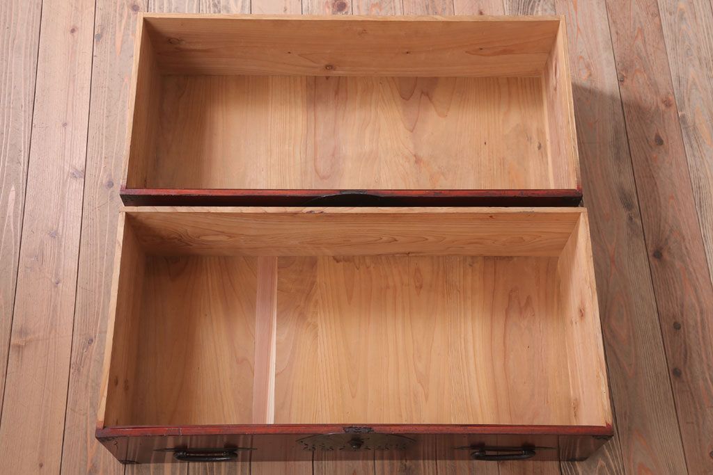 アンティーク家具　古民具・骨董　明治〜大正　扇金具が美しい二段重ね衣装箪笥