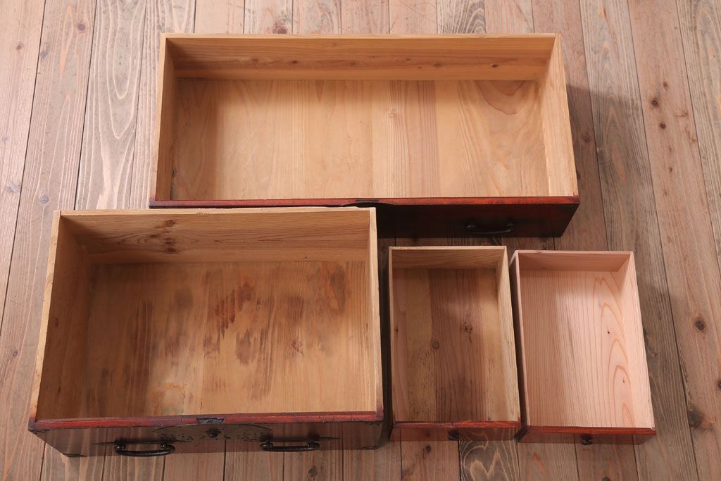 アンティーク家具　古民具・骨董　明治〜大正　扇金具が美しい二段重ね衣装箪笥