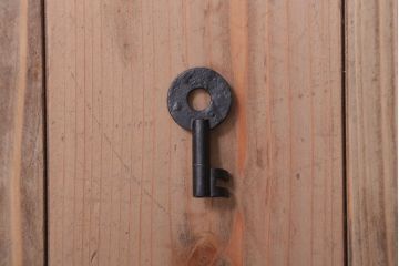 アンティーク家具　古民具・骨董　明治〜大正　扇金具が美しい二段重ね衣装箪笥