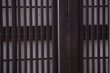 古民具・骨董　裏障子付き!モールガラス帯のアンティーク格子戸2枚セット