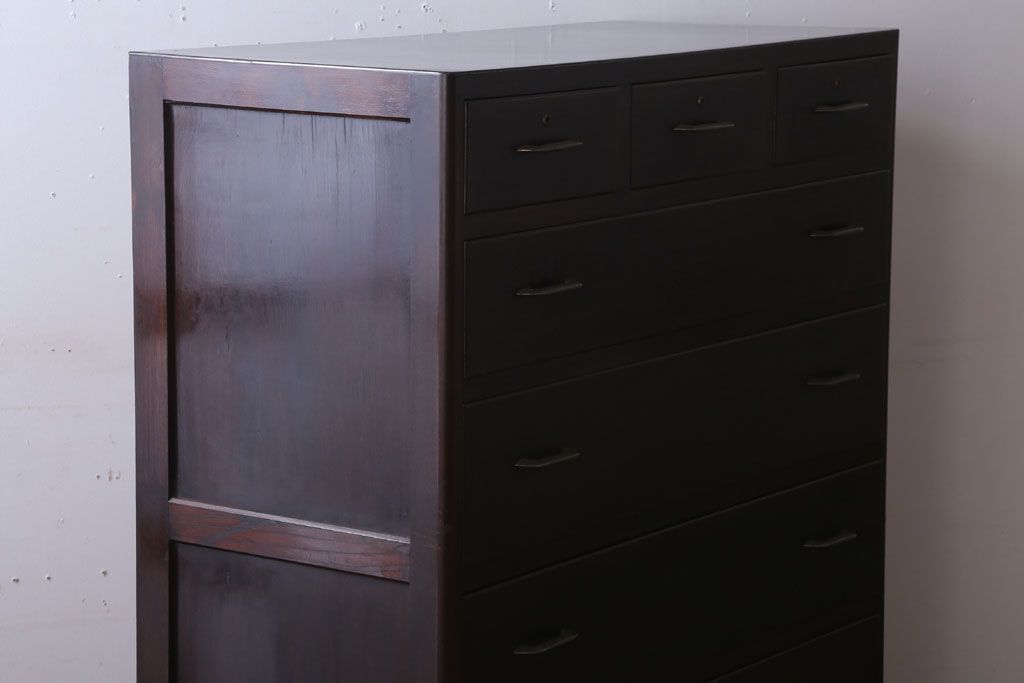 アンティーク家具　アンティーク　シンプルでシックなチェスト(2)