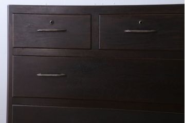 アンティーク家具　アンティーク　シンプルでシックなチェスト(2)