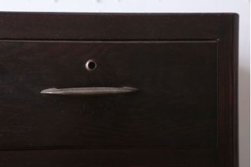 アンティーク家具　アンティーク　シンプルでシックなチェスト(2)