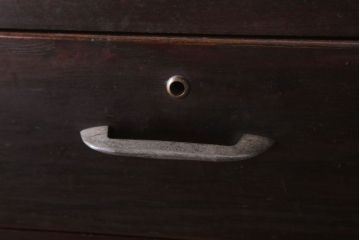 アンティーク家具　アンティーク　シンプルでシックなチェスト(2)