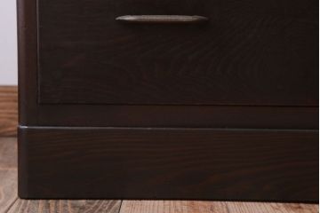 アンティーク家具　アンティーク　シンプルでシックなチェスト(2)