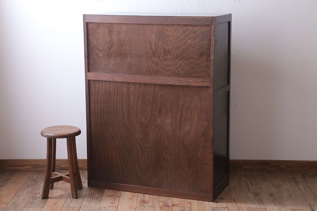 アンティーク家具　アンティーク　シンプルでシックなチェスト(2)