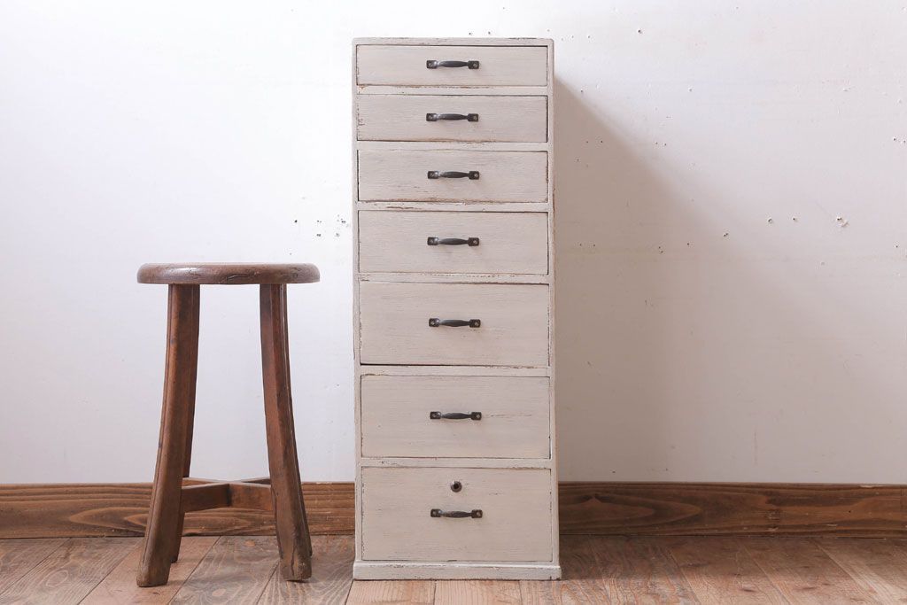 アンティーク家具　アンティークペイント　シンプルな7杯小引き出し