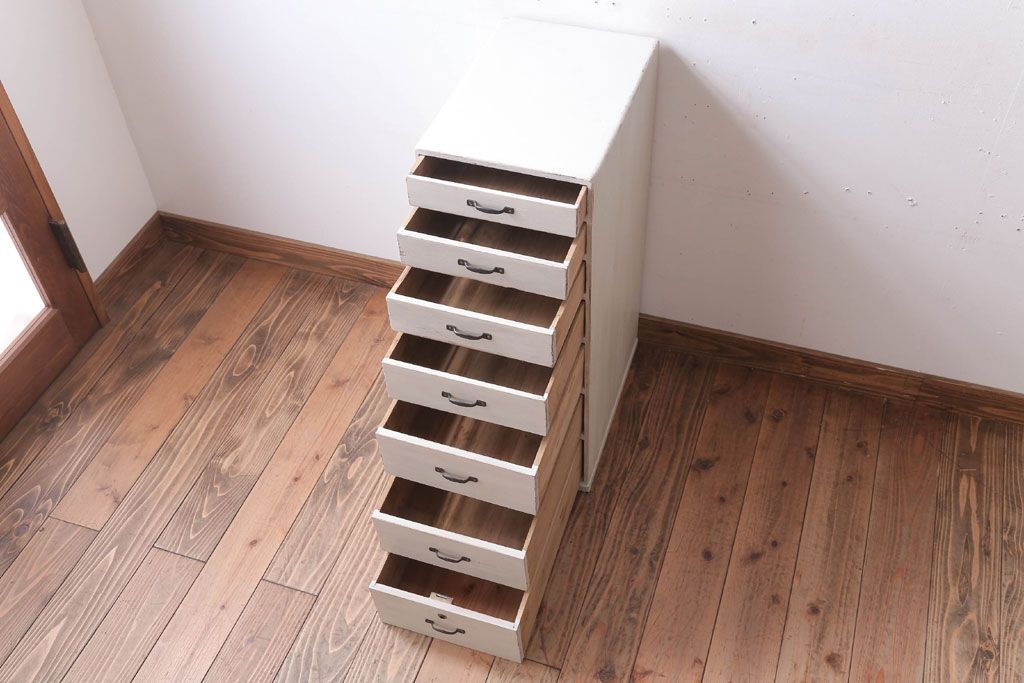 アンティーク家具　アンティークペイント　シンプルな7杯小引き出し