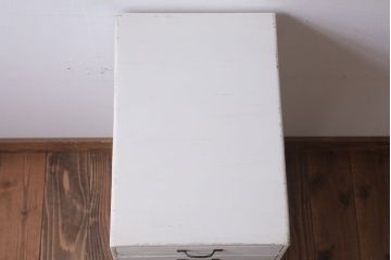 アンティーク家具　アンティークペイント　シンプルな7杯小引き出し