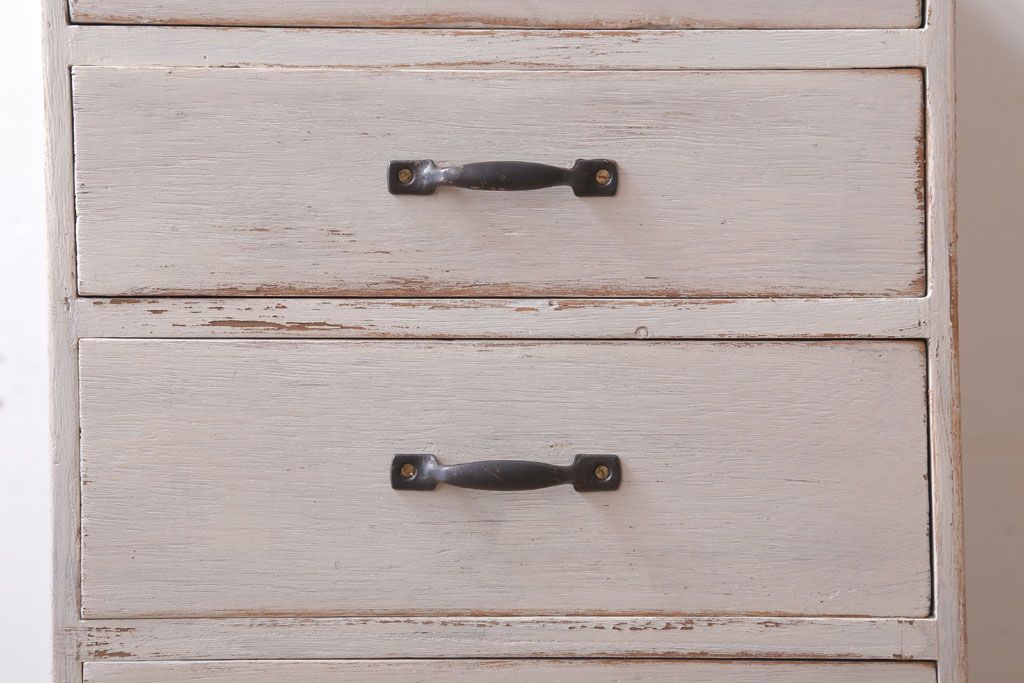 アンティーク家具　アンティークペイント　シンプルな7杯小引き出し