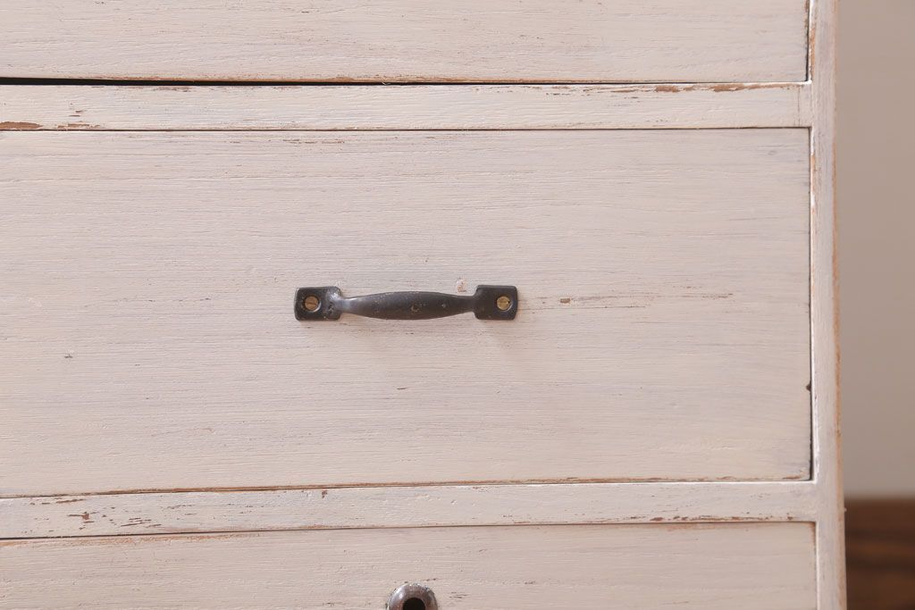 アンティーク家具　アンティークペイント　シンプルな7杯小引き出し