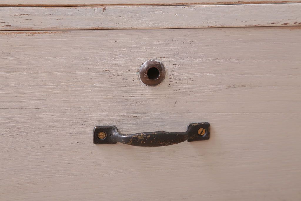 アンティーク家具　アンティークペイント　シンプルな7杯小引き出し