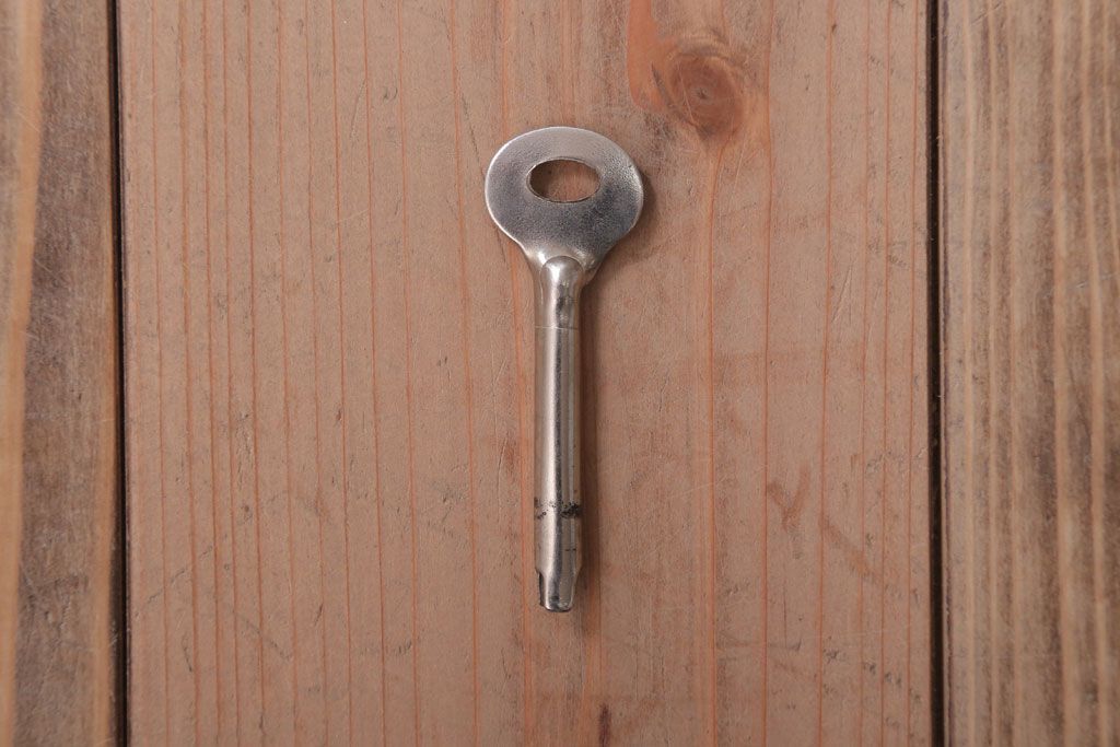 アンティーク家具　アンティークペイント　シンプルな7杯小引き出し