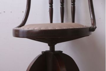 アンティーク家具　大正ロマン　小ぶりなアンティーク回転椅子(1)