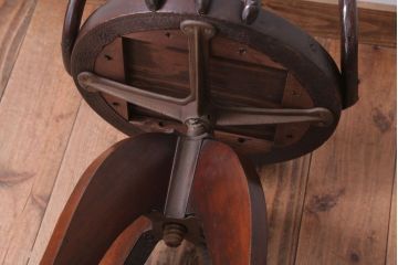 アンティーク家具　大正ロマン　小ぶりなアンティーク回転椅子(1)