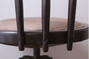 アンティーク家具　大正ロマン　小ぶりなアンティーク回転椅子(2)