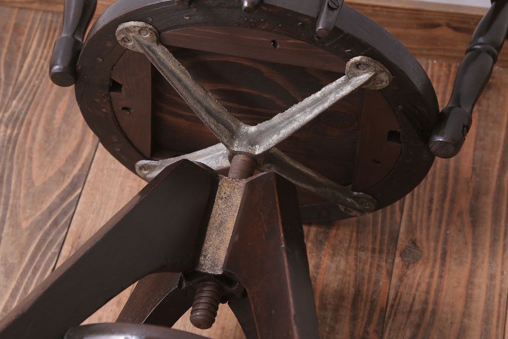 アンティーク家具　大正ロマン　小ぶりなアンティーク回転椅子(2)
